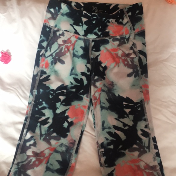 Old navy workout leggings - Picture 4 of 4